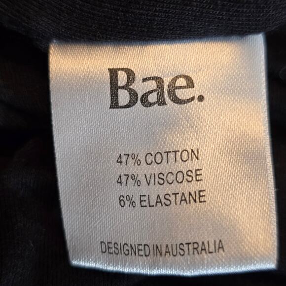 Bae. Kiss and Tell Tuck Black Maternity Mini Skirt Size XS - Picture 3 of 5